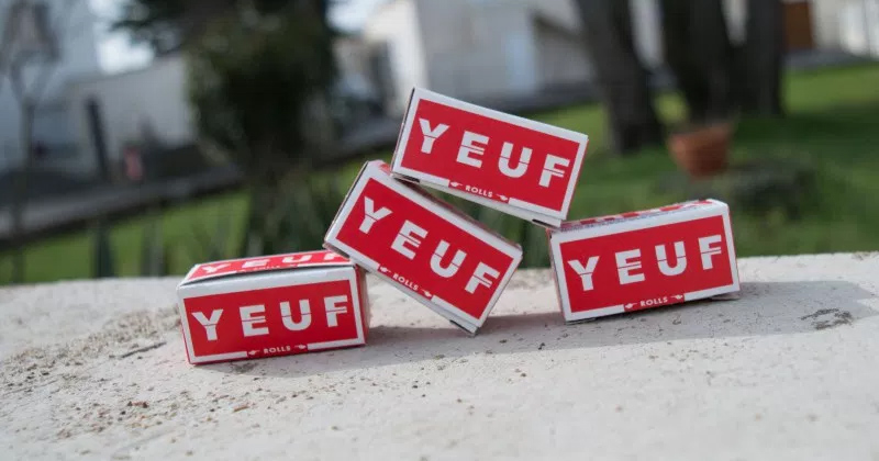 Interview de Yeuf, feuilles à rouler