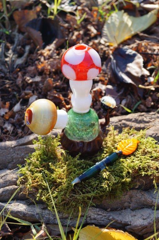 Une pipe champignon de chez Zazou Glass