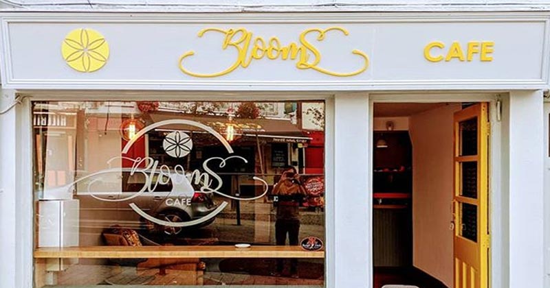 Blooms Café